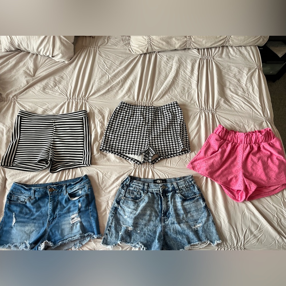 Summer Shorts Bundle! Size M - Picture 13 of 16